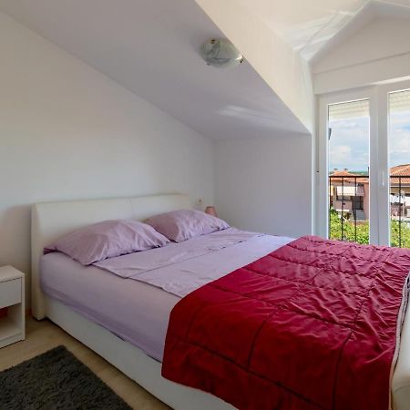 Apartments Goran By Rent Istria أوماغ المظهر الخارجي الصورة