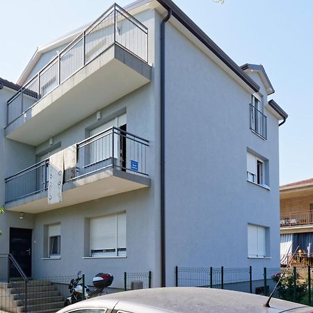 Apartments Goran By Rent Istria أوماغ الغرفة الصورة