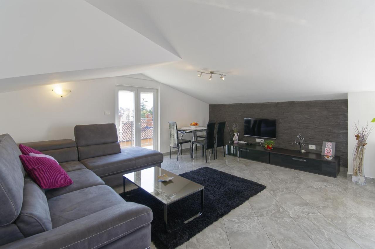 Apartments Goran By Rent Istria أوماغ المظهر الخارجي الصورة