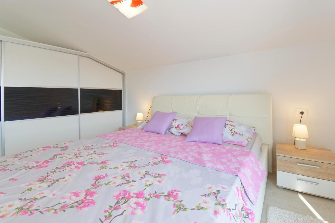 Apartments Goran By Rent Istria أوماغ المظهر الخارجي الصورة