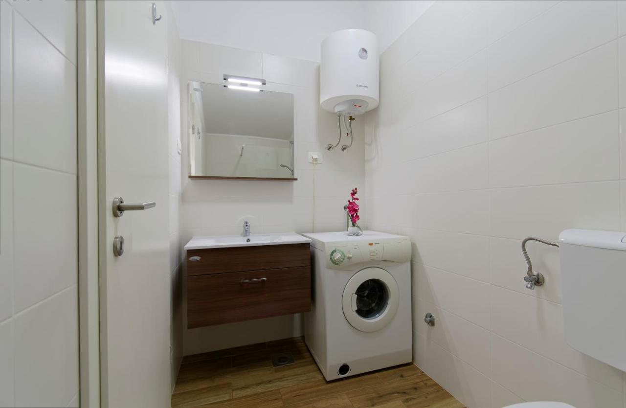 Apartments Goran By Rent Istria أوماغ المظهر الخارجي الصورة