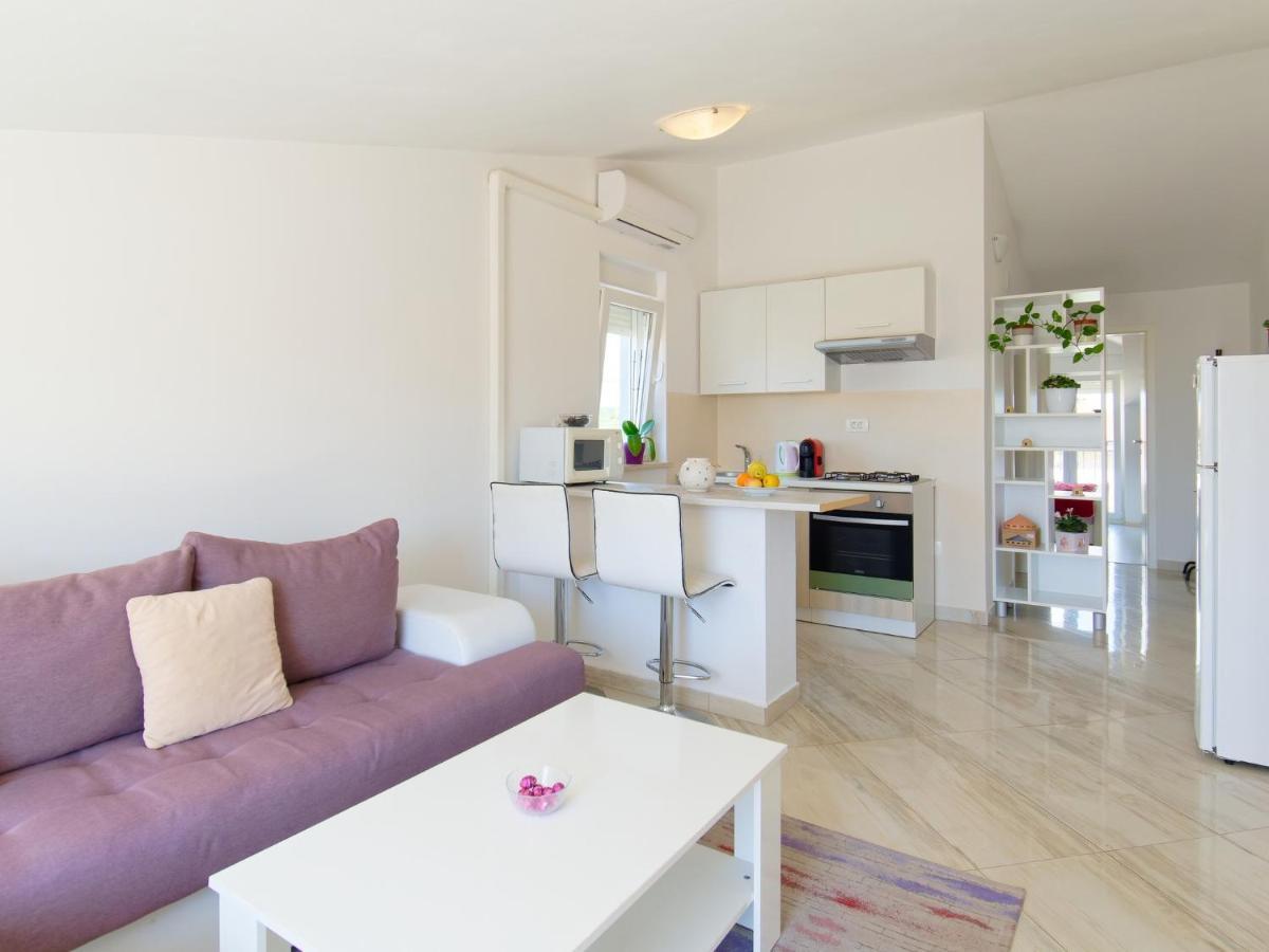 Apartments Goran By Rent Istria أوماغ المظهر الخارجي الصورة