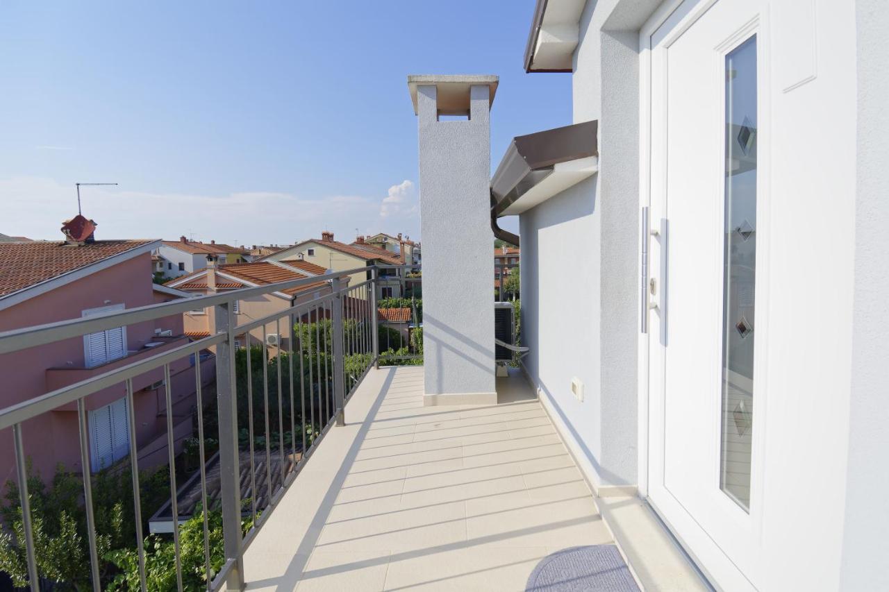 Apartments Goran By Rent Istria أوماغ الغرفة الصورة