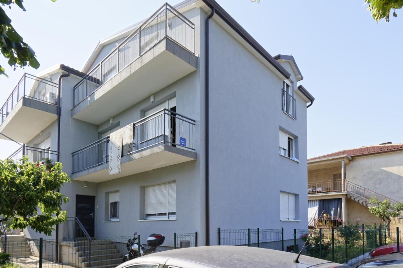 Apartments Goran By Rent Istria أوماغ الغرفة الصورة